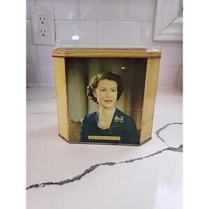 Vintage Souvenir of H.M. Queen Elizabeth II Coronation 1953. Royal Memoribilia